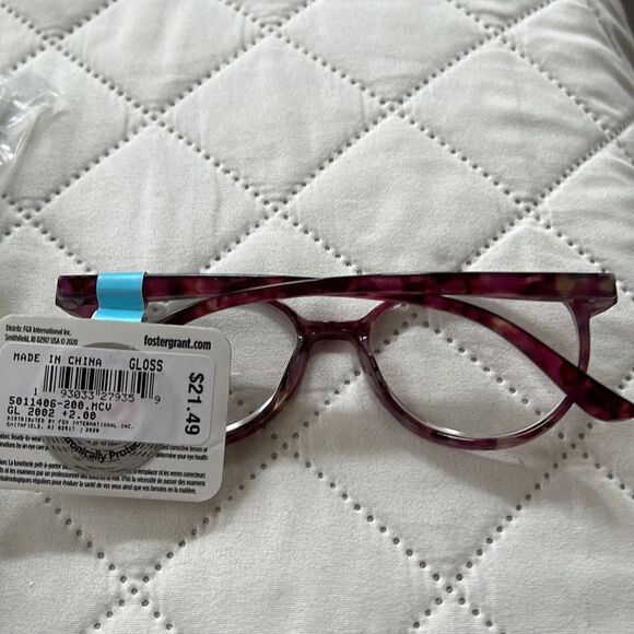 Foster Grant Readers 2.00 mag Gloss Series cute shape and color Women’s. NWT - Picture 2 of 3